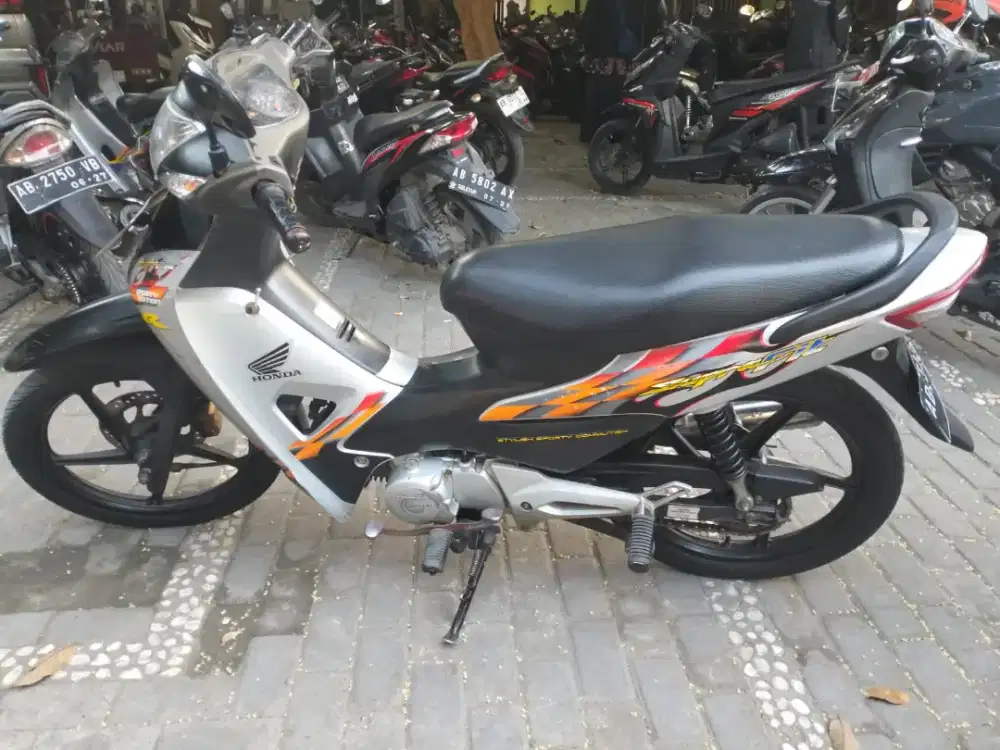 Supra fit bagasi CW THN 2006 plat AB kota