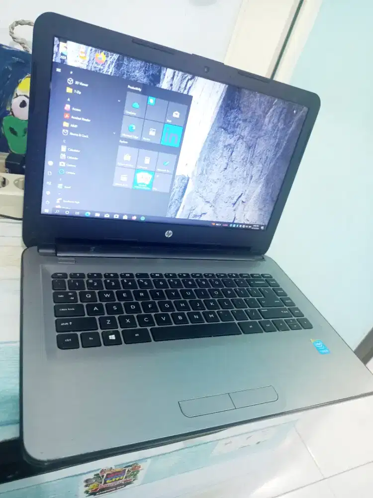 laptop HP 14.Core i3..Ram 8gb/SSD . Normal