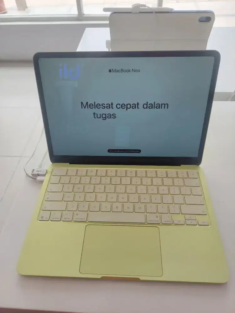 MacBook Neo 13 8/256 GB