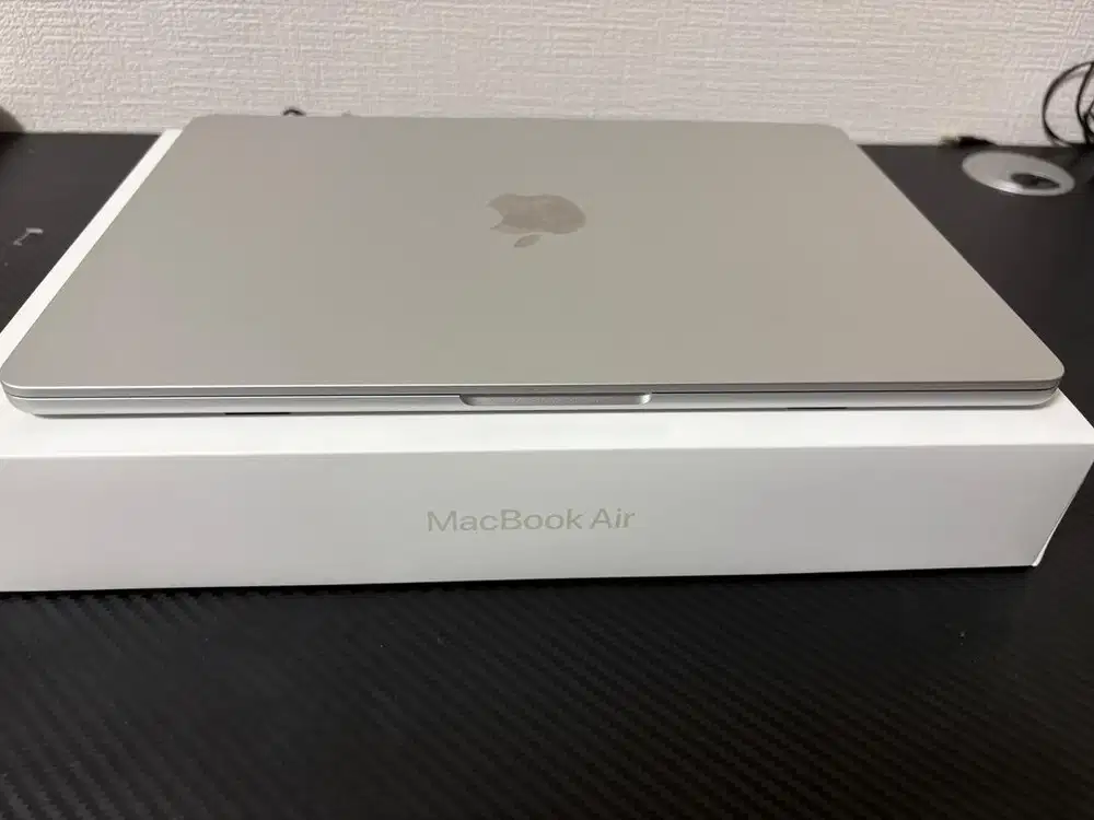 MacBook Air M2 silver 8/256 13’6 inch l