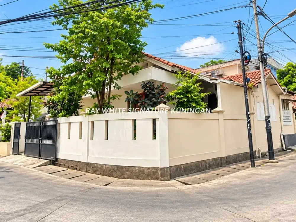 Dijual Rumah Hook 2 Lantai Furnished di Tegal Parang