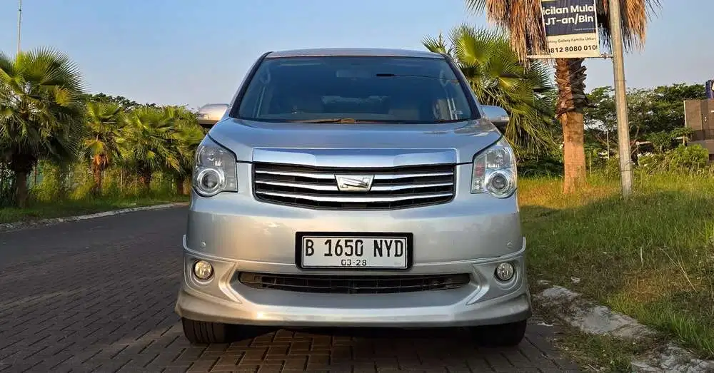 Toyota Nav1 2013 Bensin