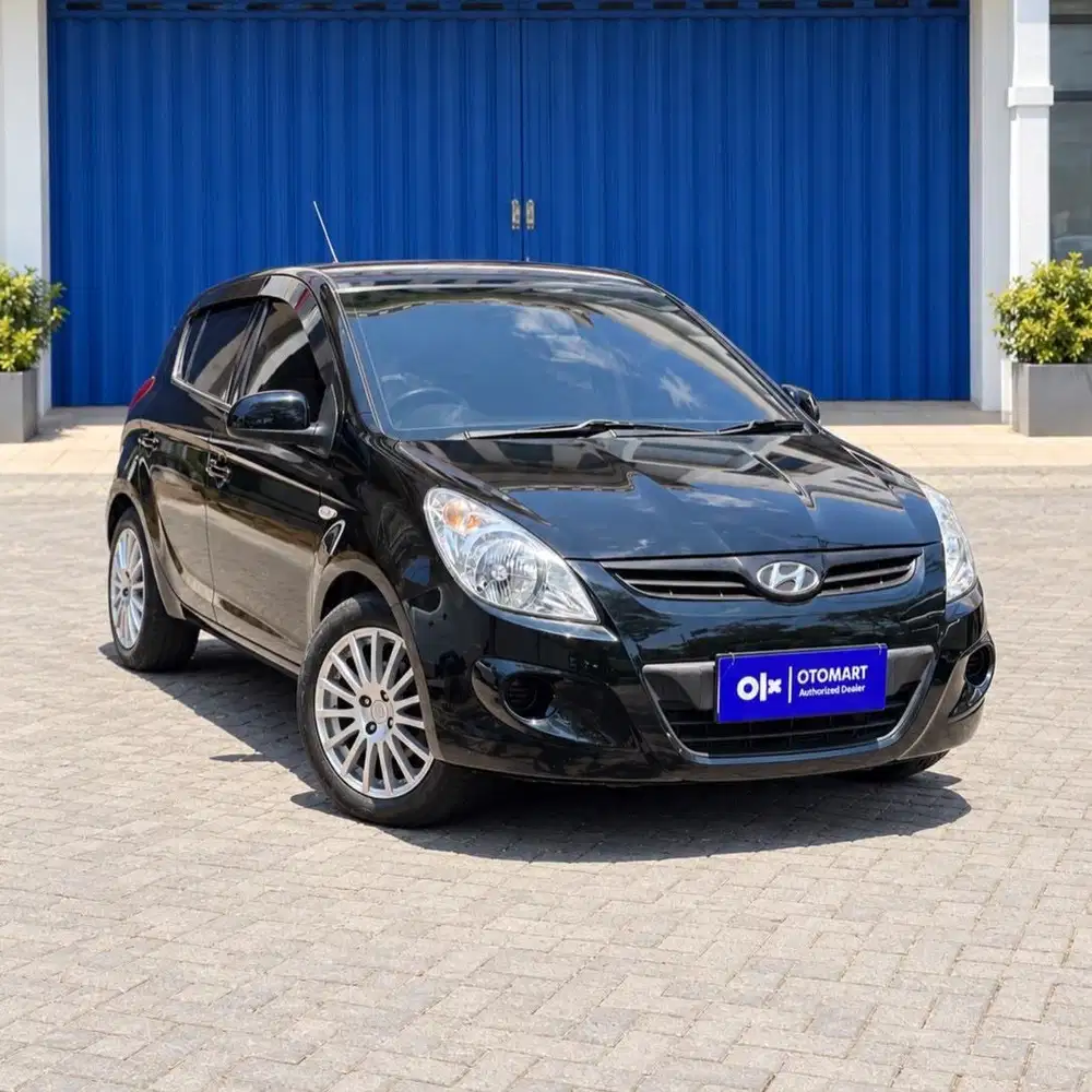 HYUNDAI 2012 I20 1.4 M/T HITAM MURAH OTOMART 286 KENJERAN