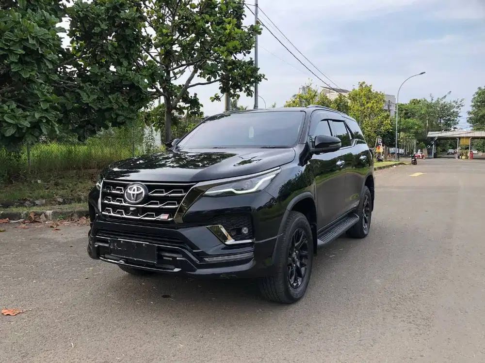 Toyota Fortuner GR 2024