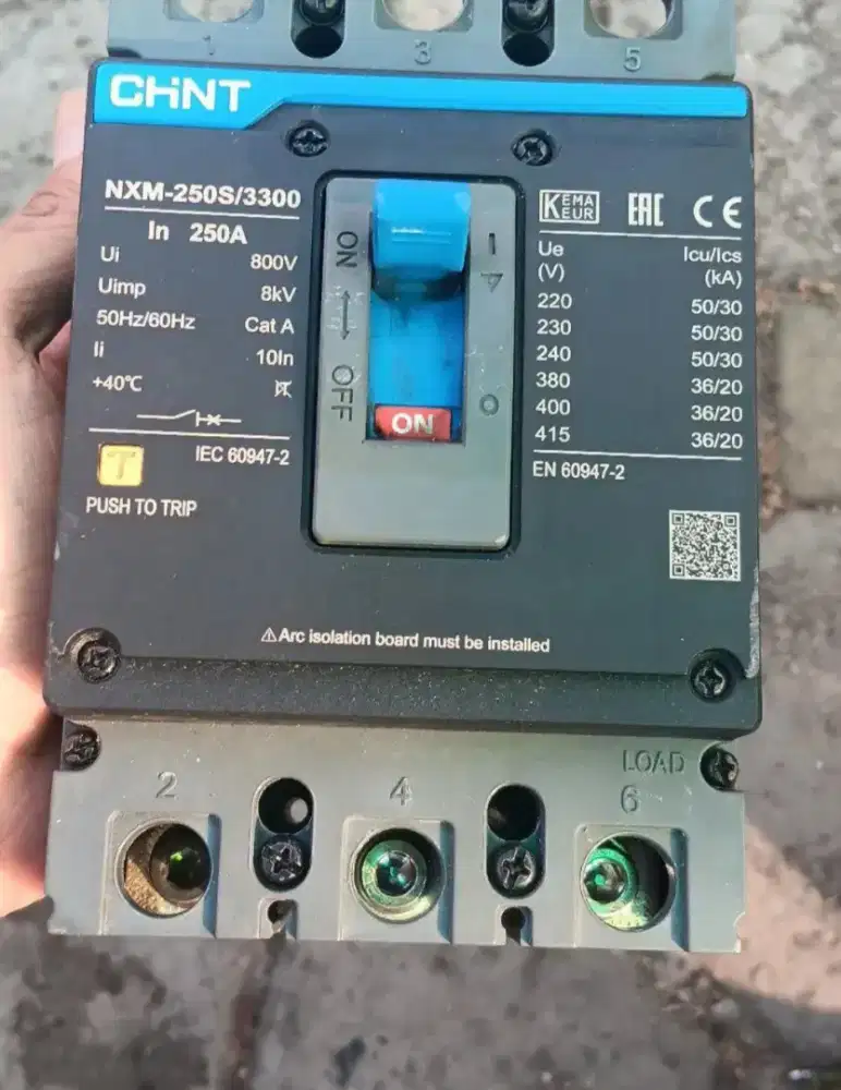 MCCB BREAKER CHNT