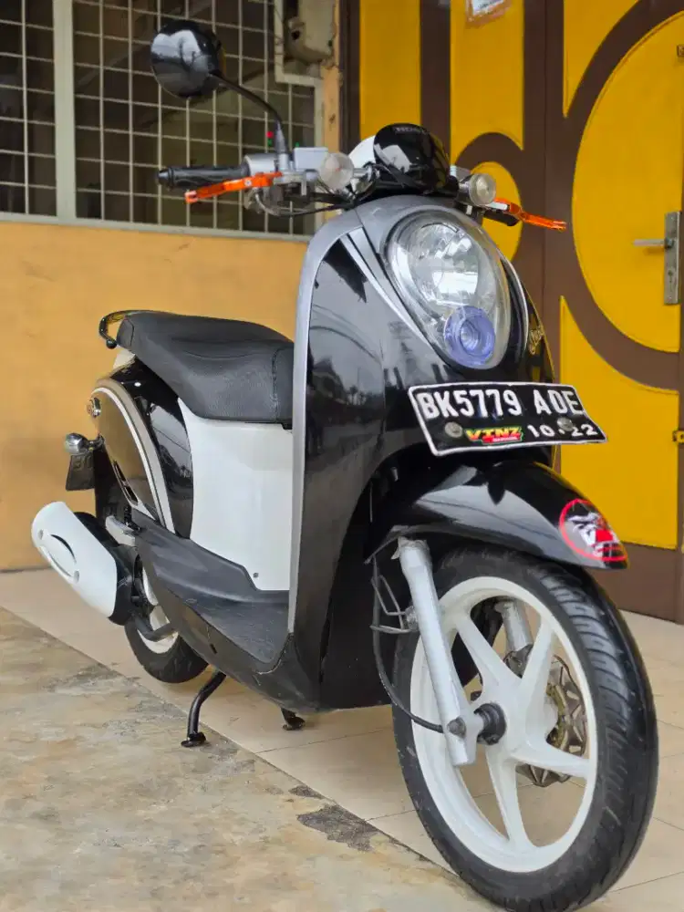 Honda Scoopy / Scoopy 110 Karbu 2012, Black White Premium Metalic.