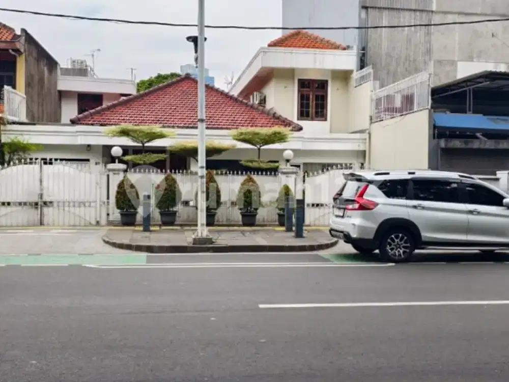 Rumah di Kawasan Elite, Premium Cocok untuk Cafe, Restaurant