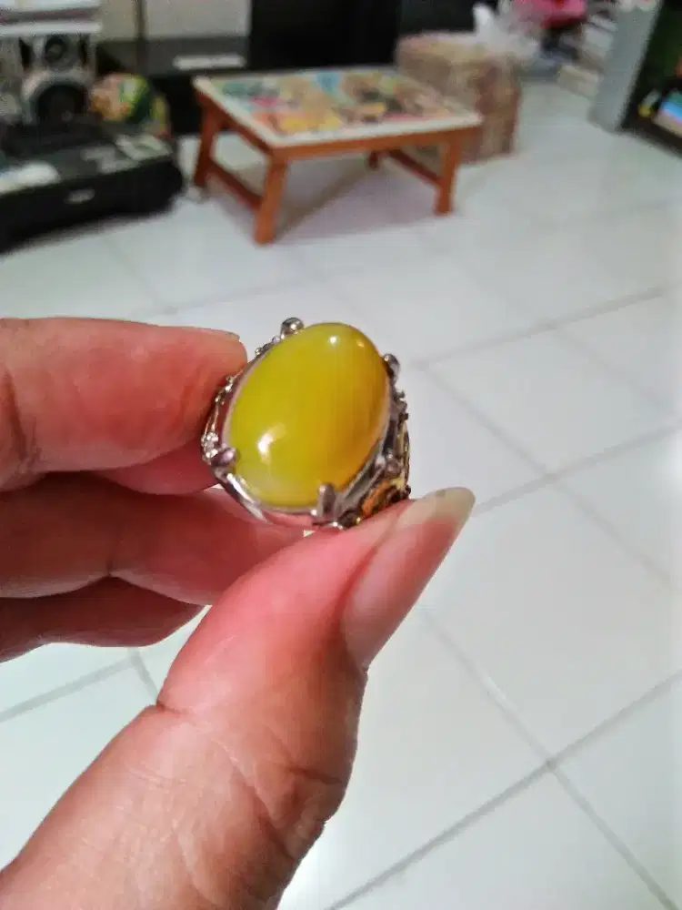 Batu cincin anggur solar