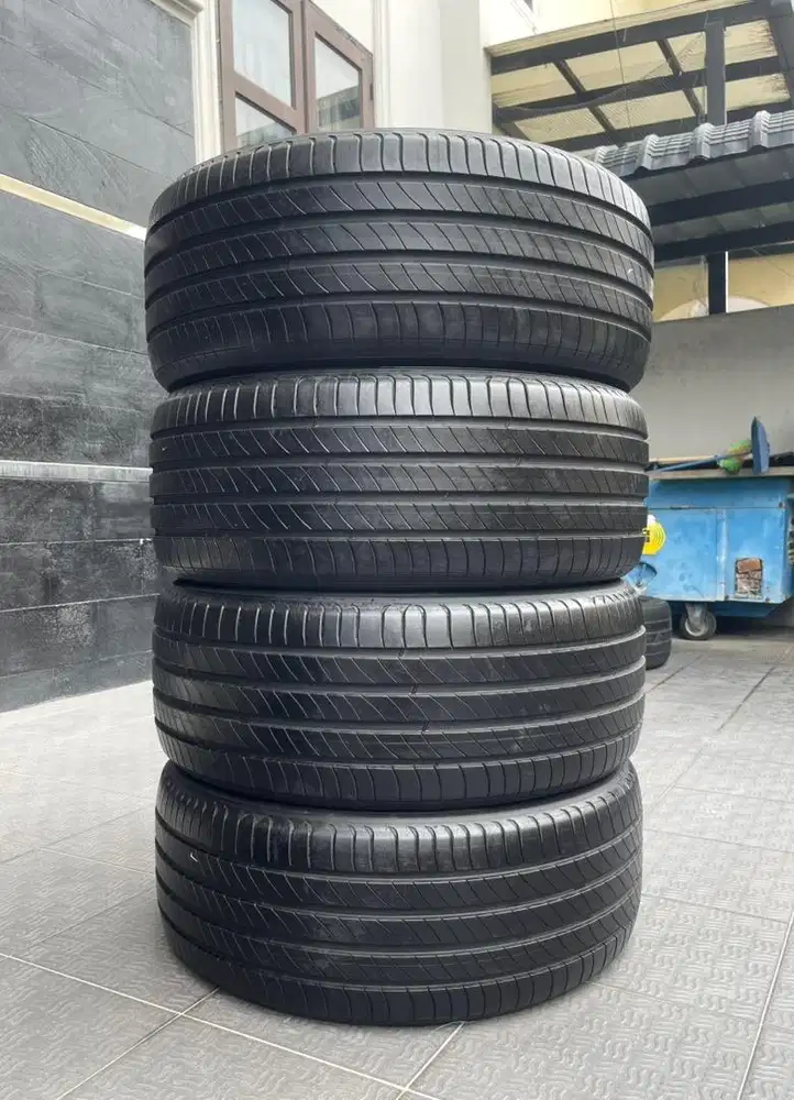 Michelin Primacy 4 245/45/19 Innova Reborn Zenix Alphard Vellfire R19
