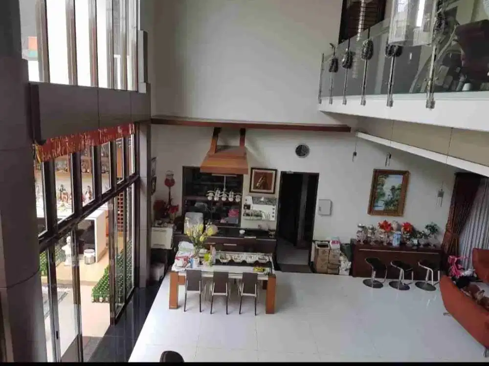 Dijual Rumah Strategis Pinggir Jalan di Rawa Badak Utara - Jakarta Utara