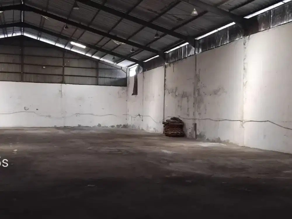 Rare! Gudang Siap Pakai di Cilincing Jakarta Utara, LT 2.028 m² LB 1.365 m², Akses Kontainer 40 Ft