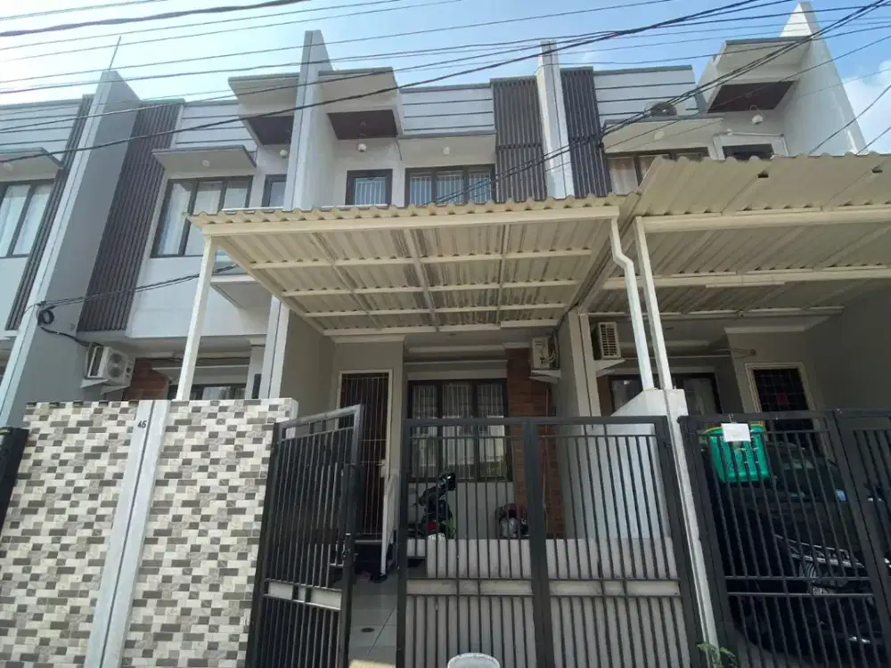Murah !! DIJUAL RUMAH 2 LANTAI SIAP HUNI MINIM  RENOVASI HADAP UTARA