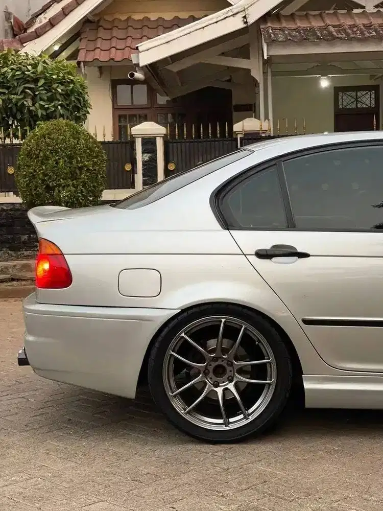 Di Jual BMW 318i 2001