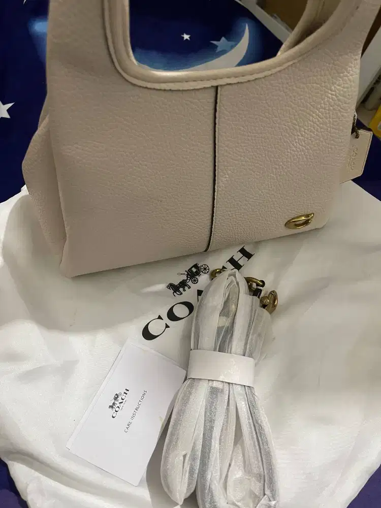 Tas Branded Coach Lana New York