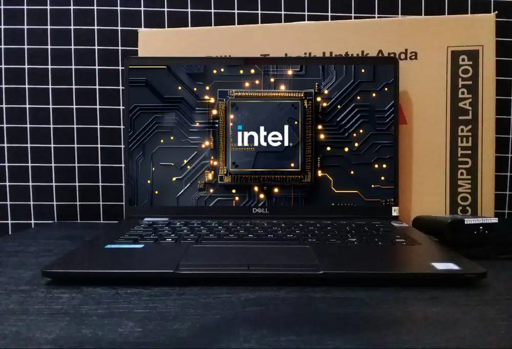 Laptop TouchScreen Fulzet | Core i5 | Ram 8 | SSD 256 | Lok Malang