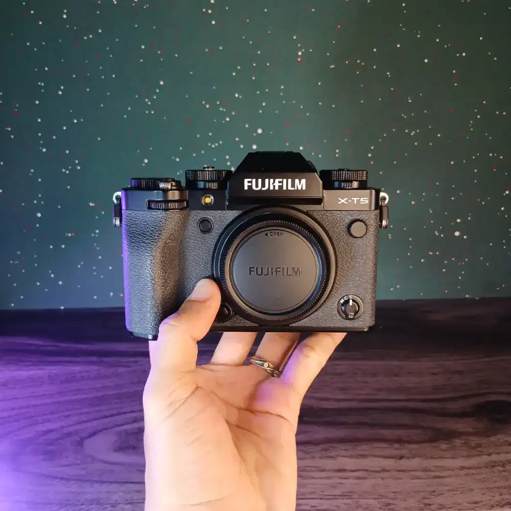 FUJIFILM X-T5 BLACK NOIR FULLSETBOX GOOD CONDITION