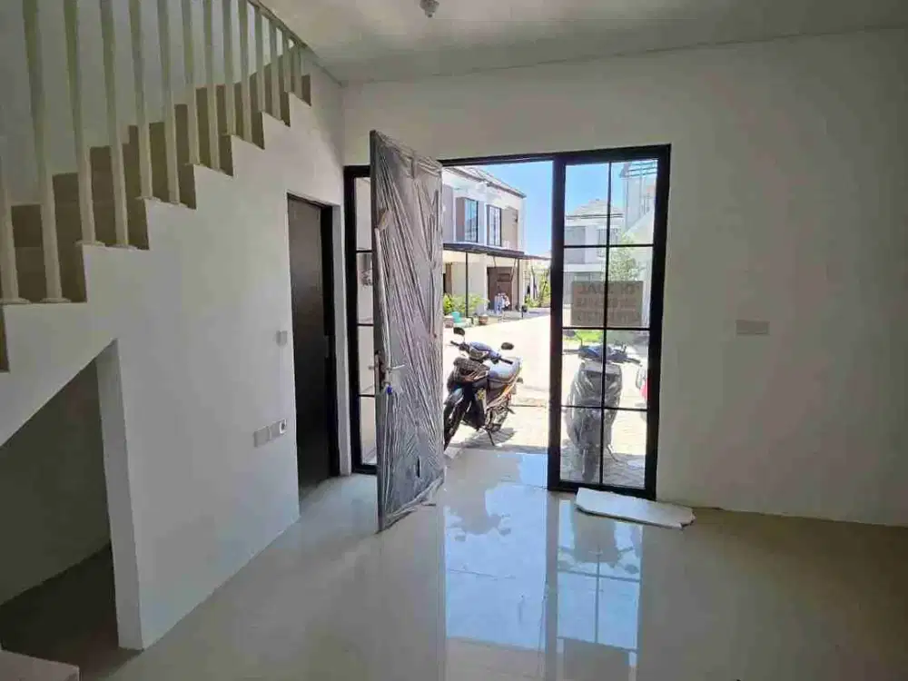 Dijual Rumah di Regency one East point