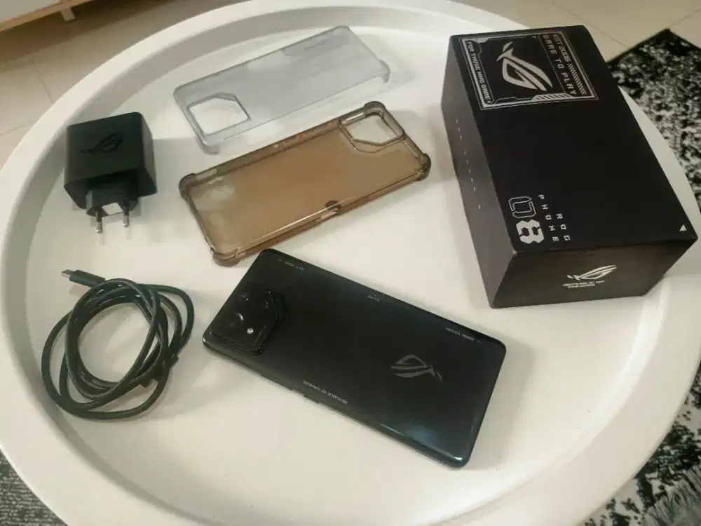 Jual/TT Asus ROG Phone 8 12/256gb Fullset Normal Siap Pake