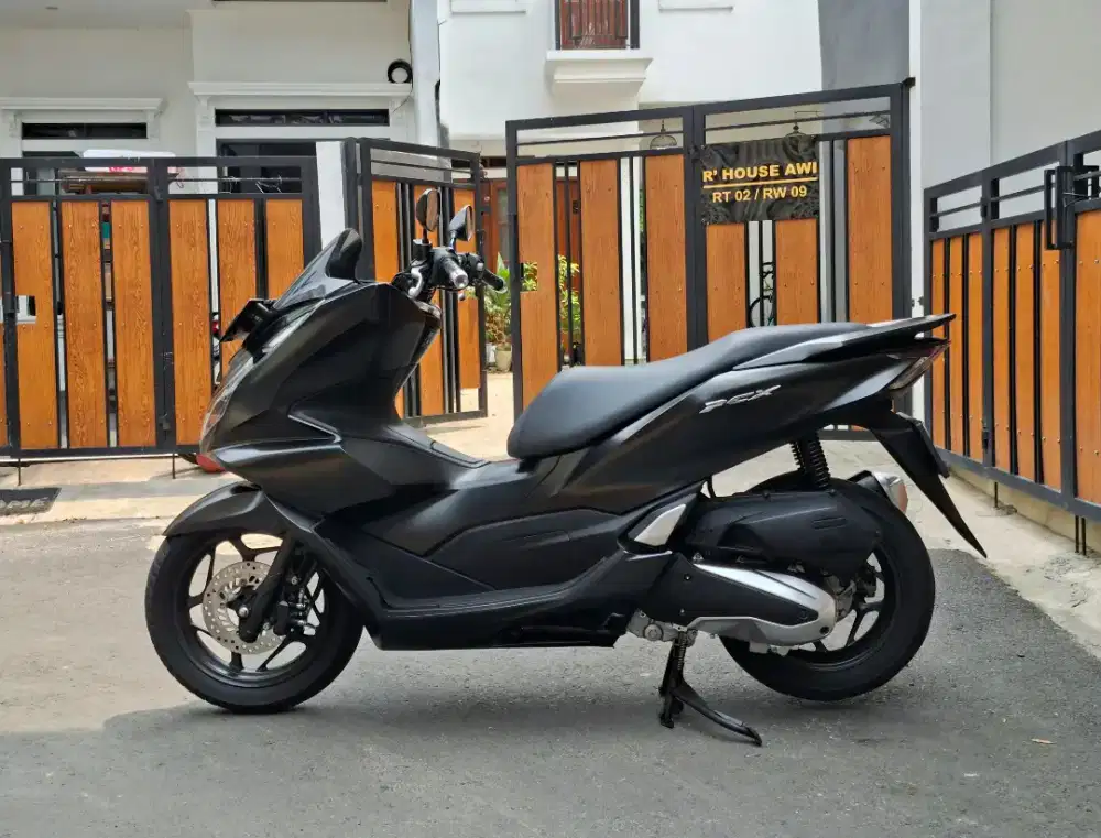 Honda PCX 160 CBS ISS Keyless MULUSSS Pajak Hidup Panjang