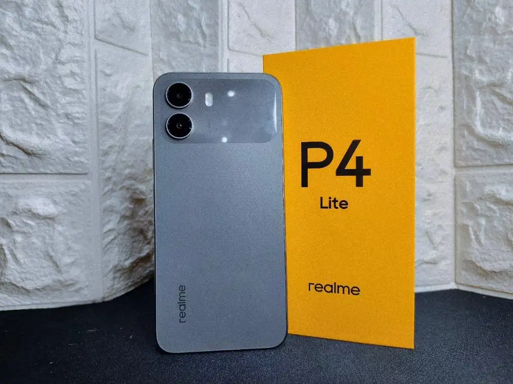 NEW REALMW P4 LITE RAM 4+8/128