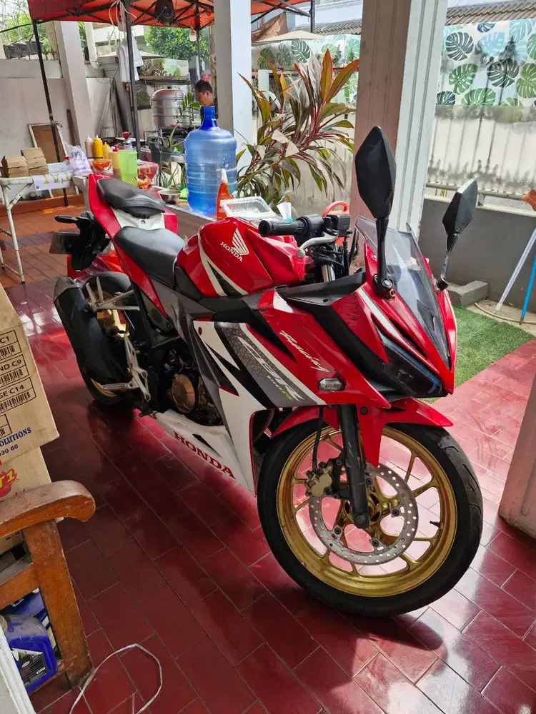 HONDA CBR 150R 2017