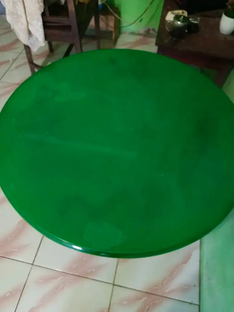 Meja Giok Hijau