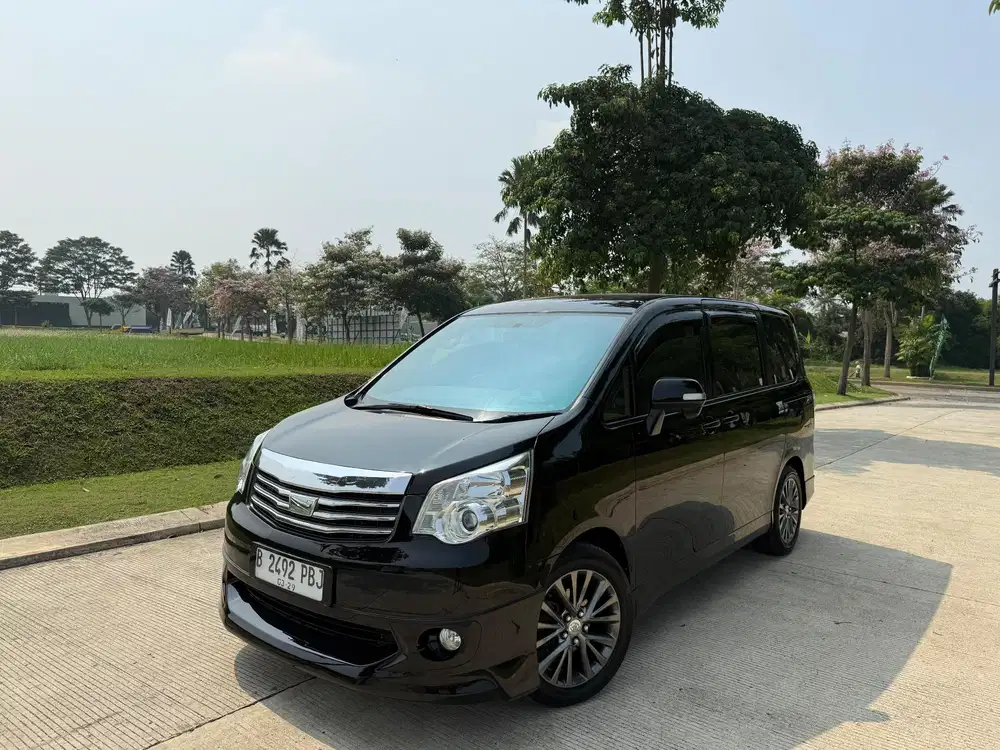 Toyota Nav1 V Automatic 2013