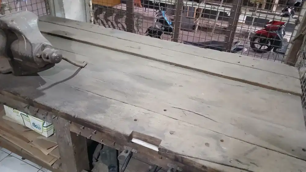 MEJA TEBAL PANJANG 2 METER LEBAR 1 METER