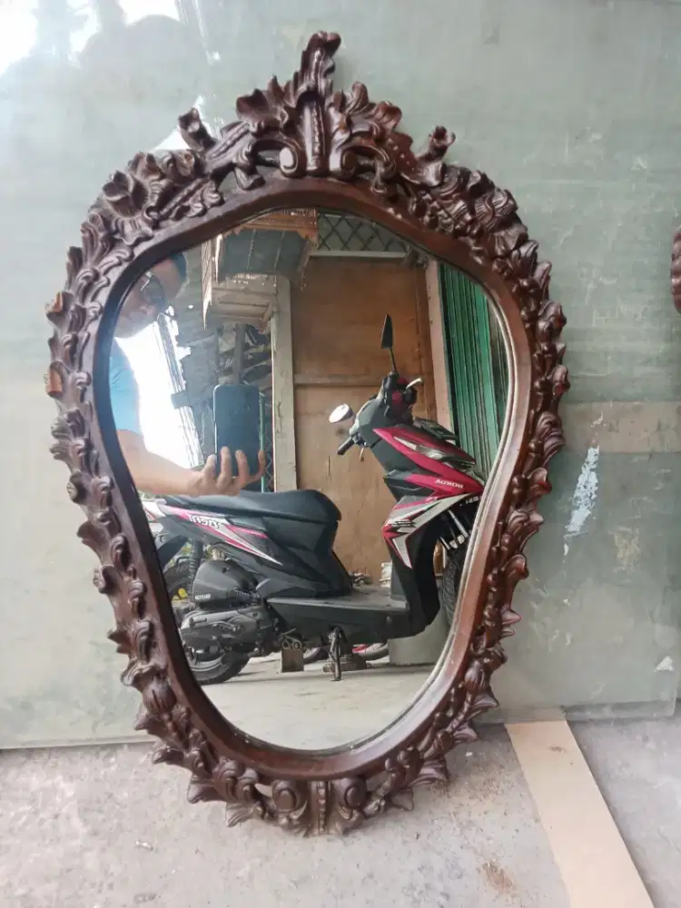 Kaca rias Jati.,berat
