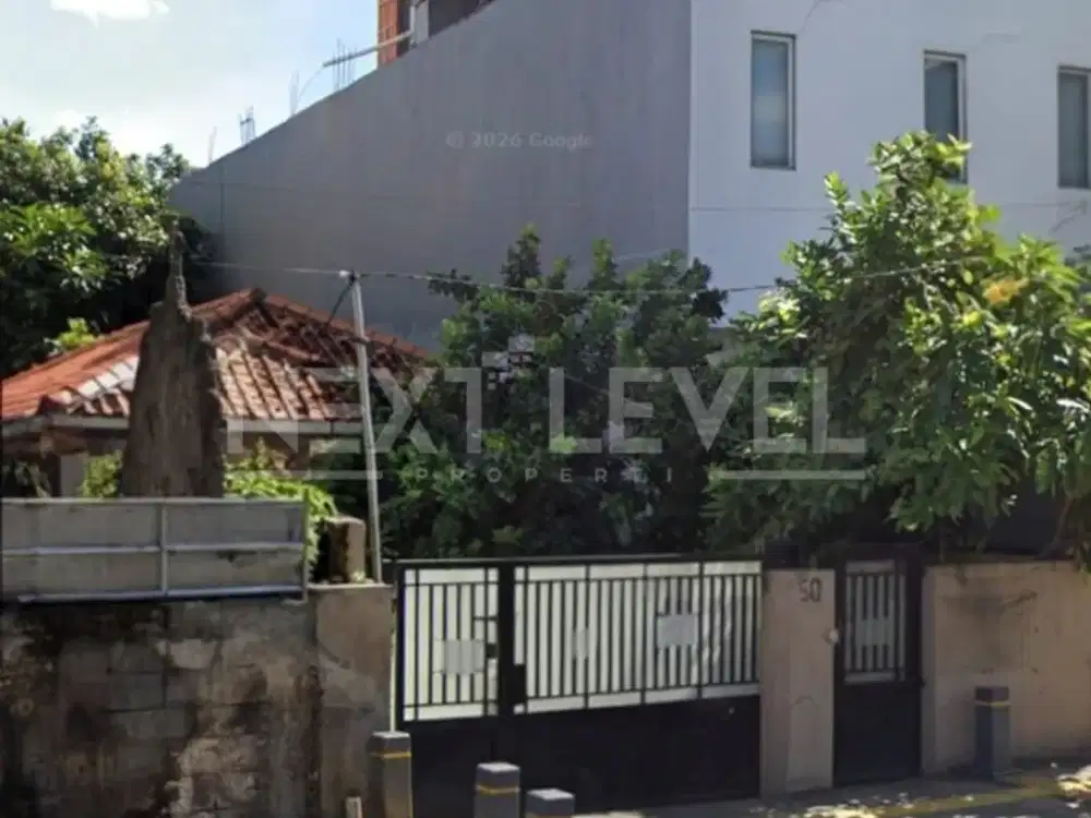 Rumah Tua Dipinggir Jalan Lapangan Bola Kebun Jeruk Jakarta Barat Hitung Tanah Luas 290 Meter