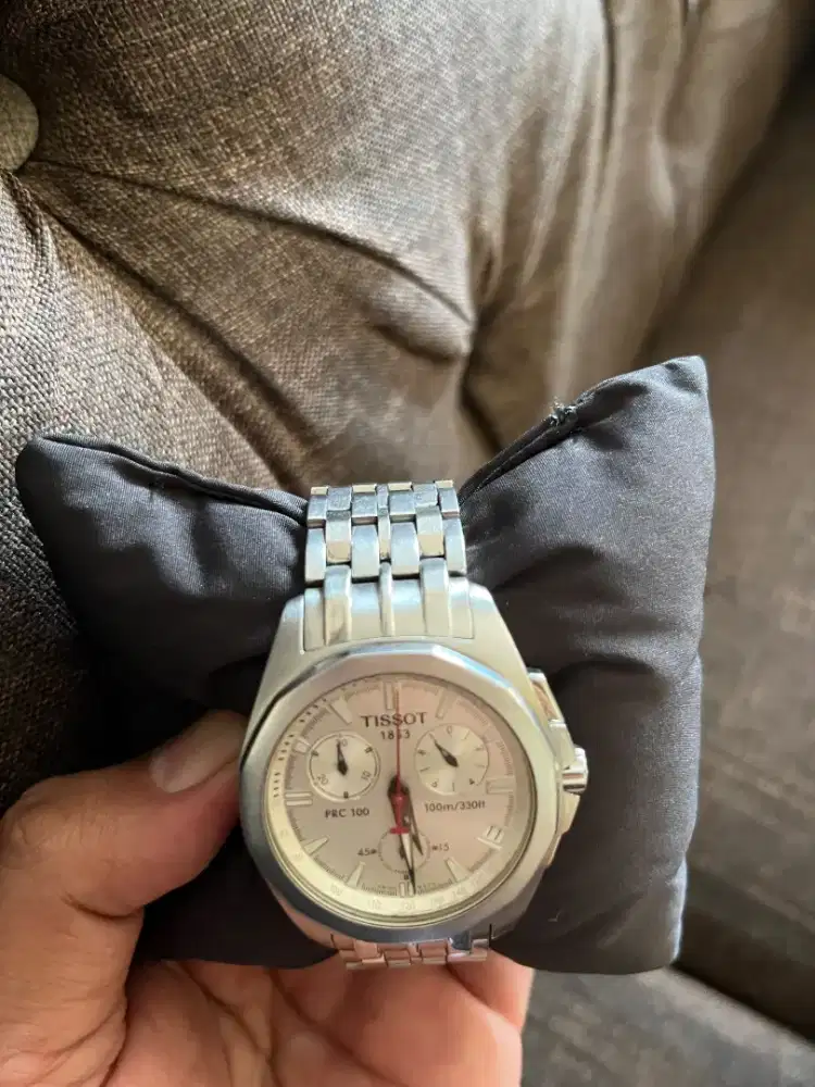 Jam Tissot PRC 100