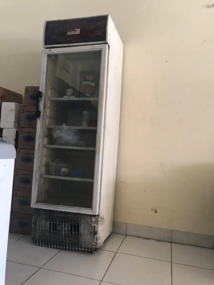 Dijual showcase