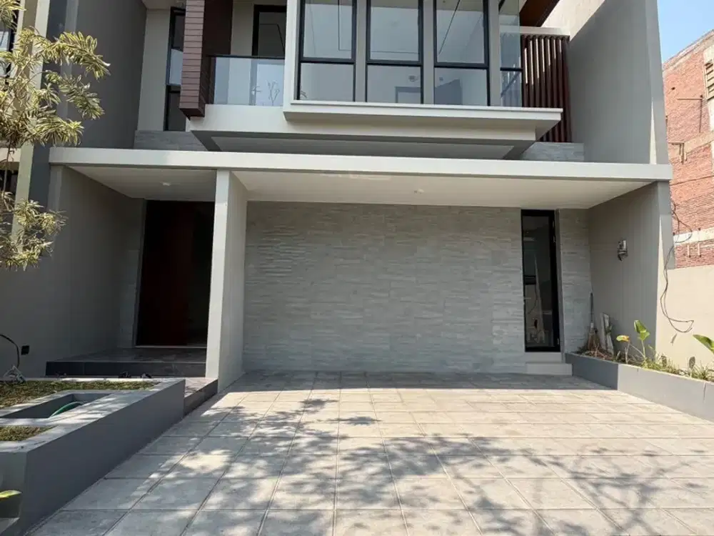 Dijual Rumah Modern & Elegan di Citraland, Surabaya