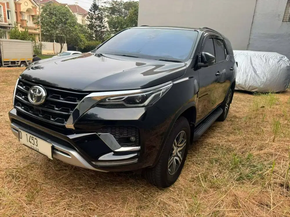 2023 Toyota Fortuner Diesel 2.4L G AT 4x2 Facelift Matic Hitam SUV
