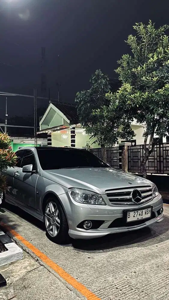Mercedes-Benz C250 2010 Bensin