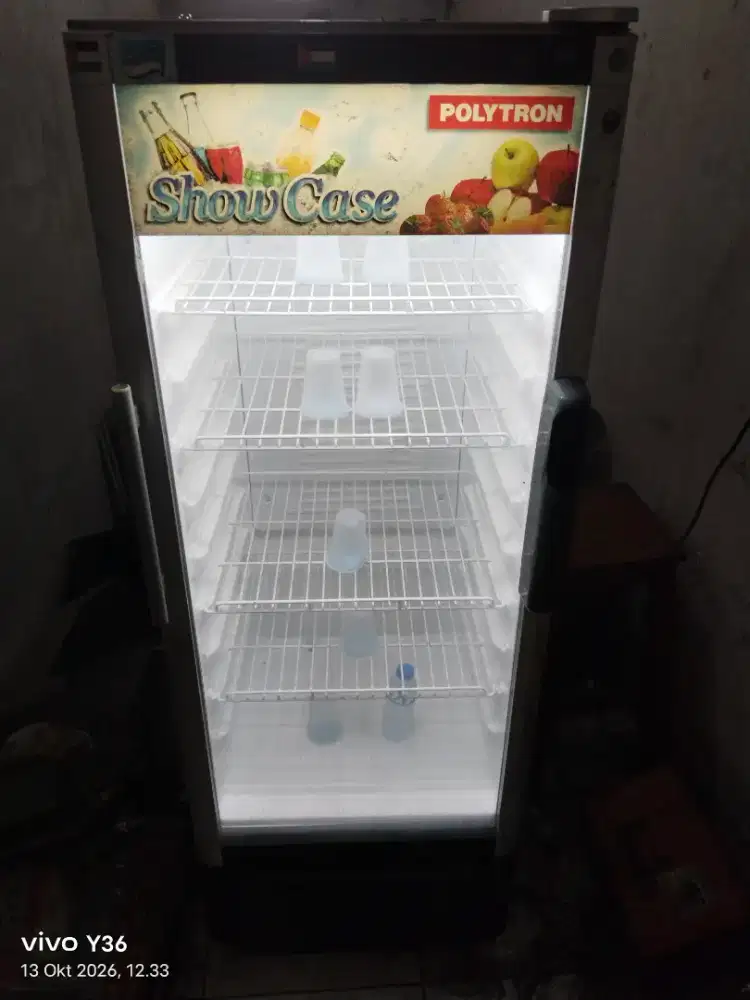 Di jual cepat showcase politron 4 rak plus antar