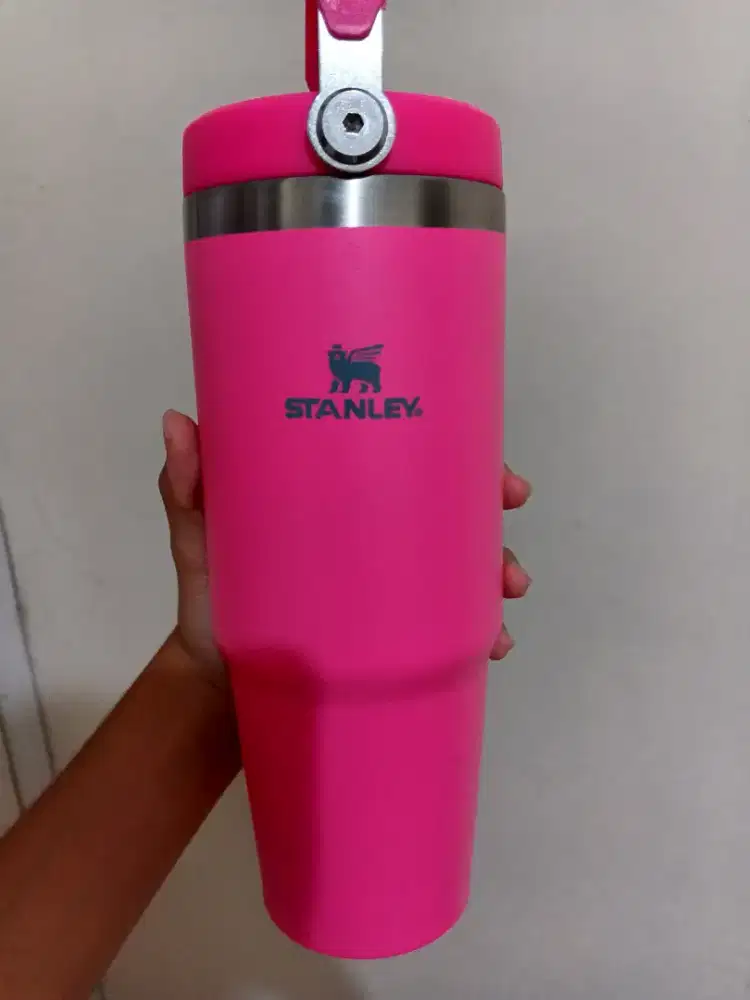stanley pink neon baru belum pernah dipakai