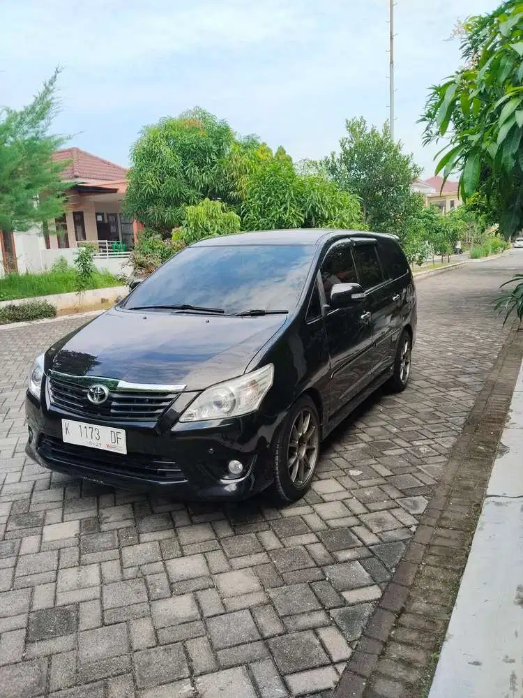 Toyota Kijang Innova 2012 Bensin