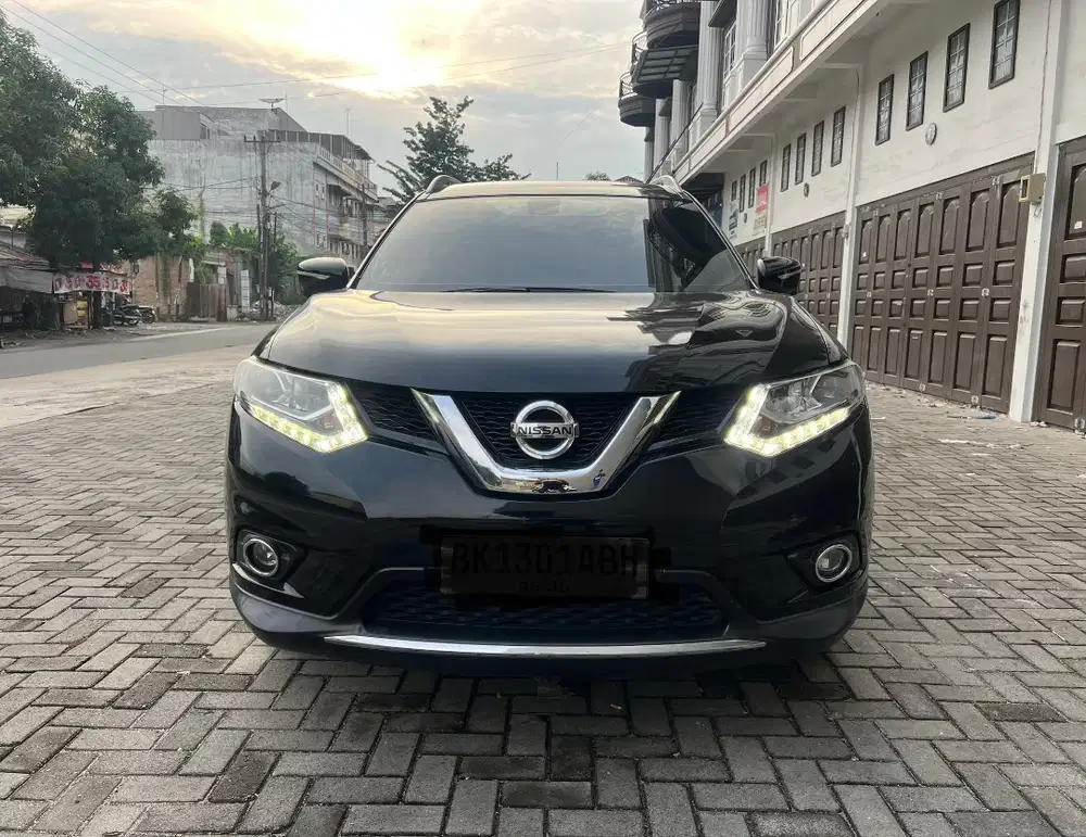 (TDP 29 JUTA!) Nissan All New X-Trail 2.5 CVT Automatic Hitam 2015