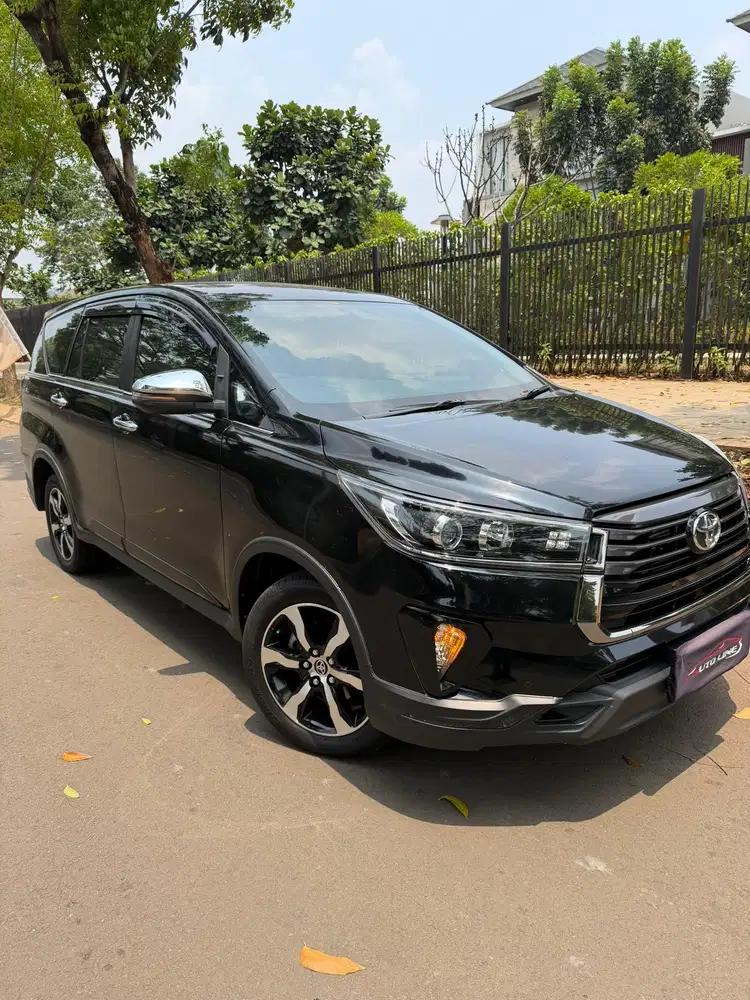 toyota kijang inova venturer 2022 diesel/solar km60rb tgn1 like new!