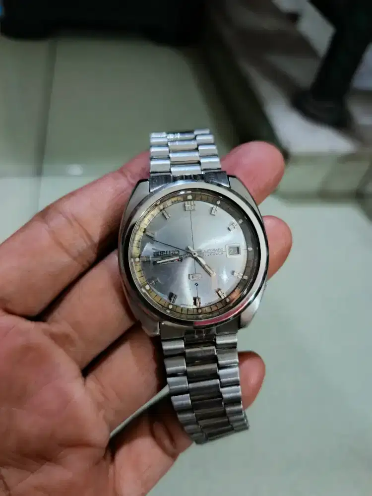 Jam tangan seiko 5 automatic kondisinya sangat muluss