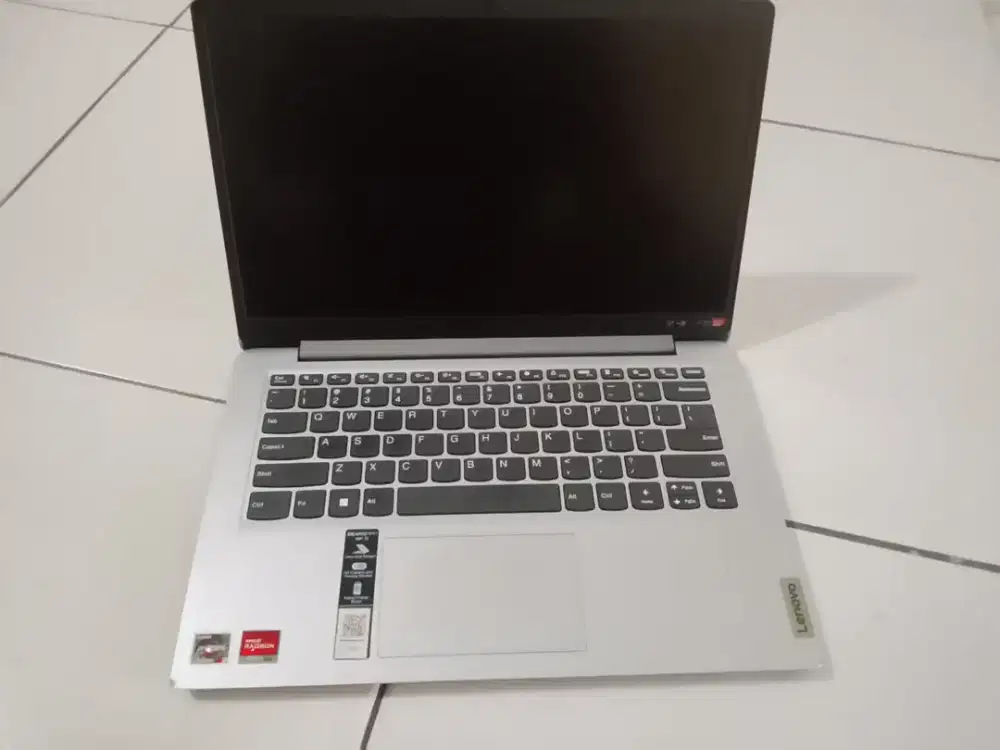 Lenovo Ryzen 3 7320U