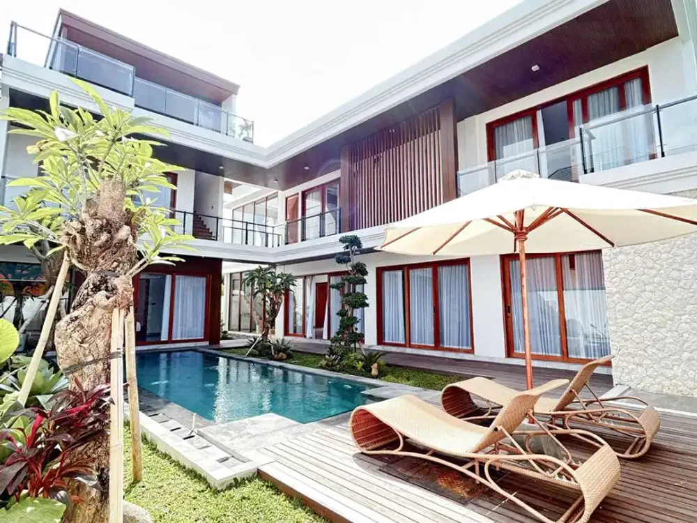 4-Bedroom Luxury Villa with Rooftop Ocean Views in Ungasan