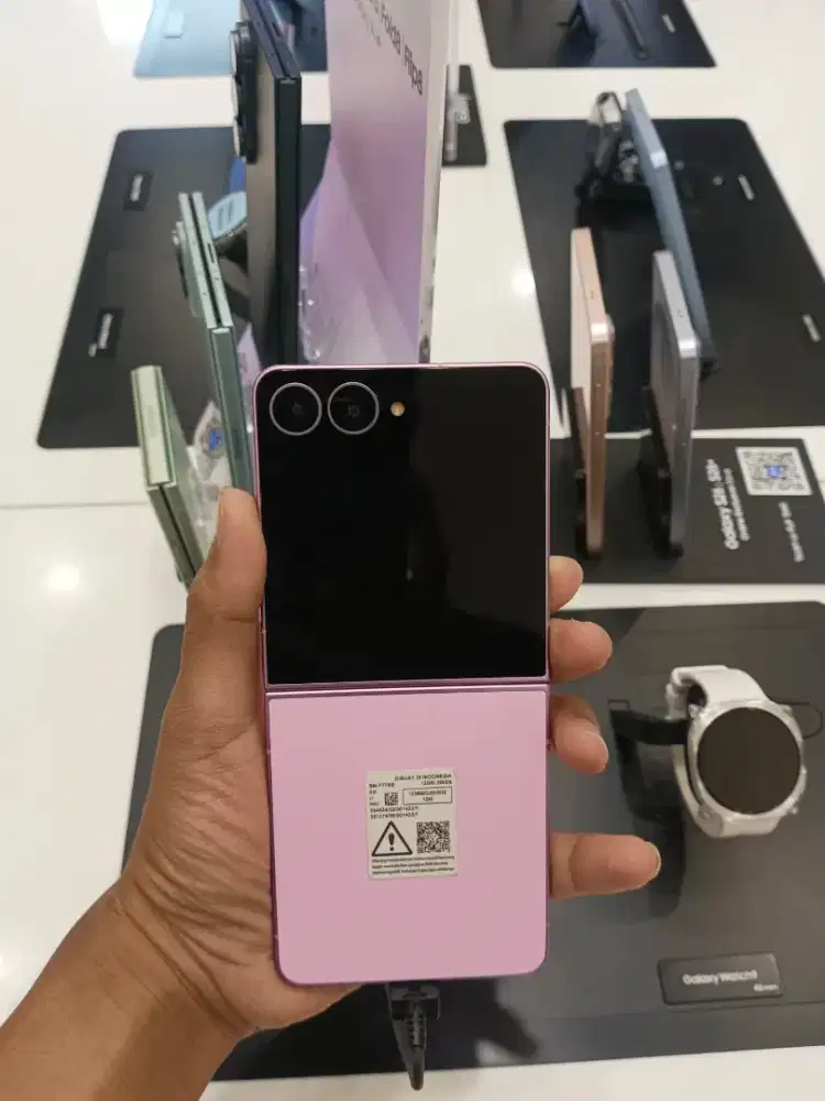 SAMSUNG Z FLIP 8