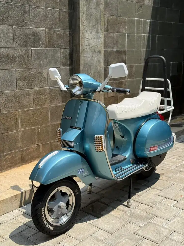 Vespa Exclusive 2 Looks New PX 2005 Tangan Pribadi