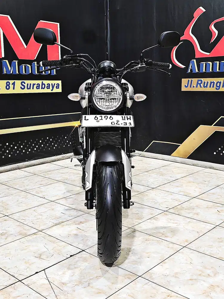 Yamaha XSR 155cc silver metalic mewah th 2021. Anugerah motor rungkut