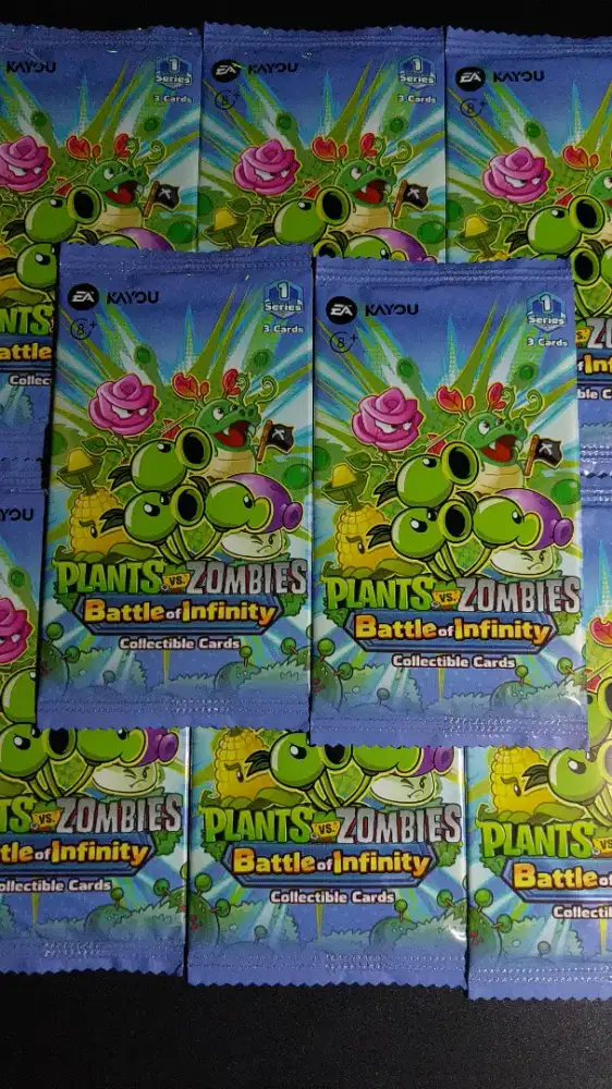 Kartu koleksi plants vs zombies collectible cards