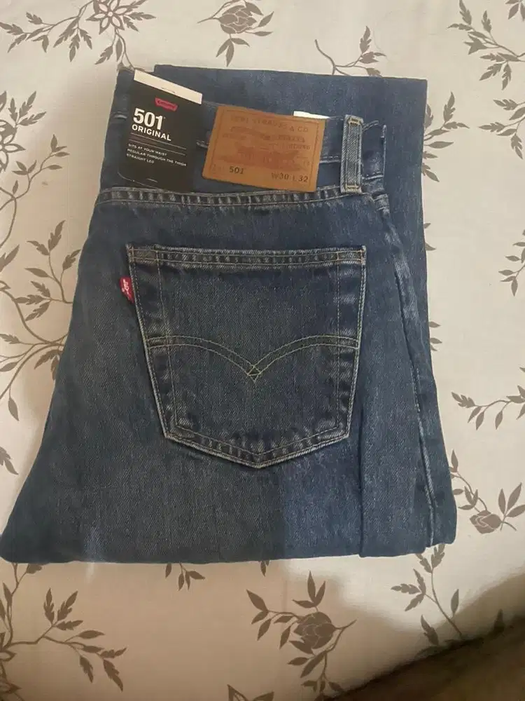 Celana levis 501 uk 30 original