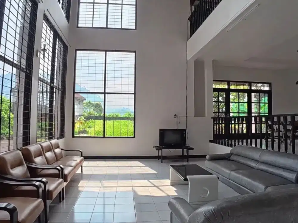 JUAL / SEWA VILA TERAWAT LAHAN LUAS FURNIS SIAP PAKAI DEKAT ROYAL ORCHID BATU