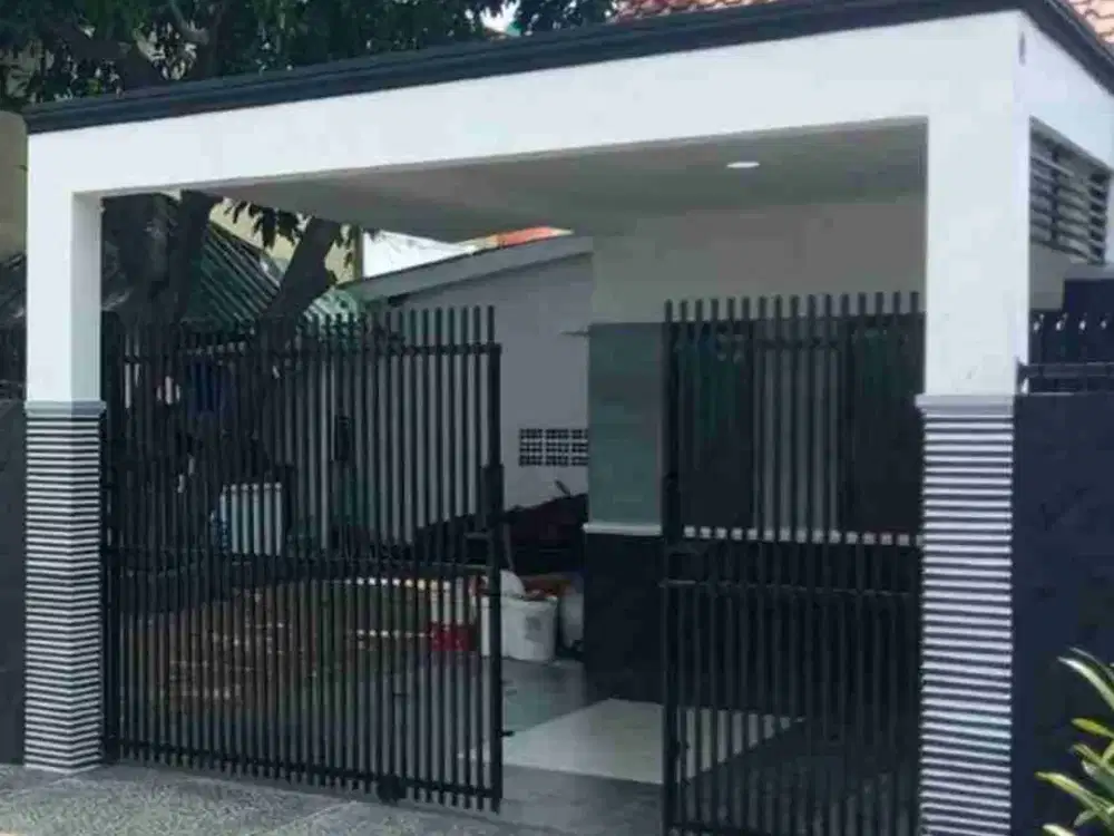 Dijual Rumah Modern Strategis Siap Huni di Komplek Perdagangan Kelapa Gading  Jakarta Utara.